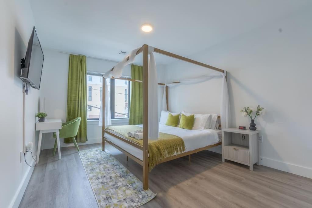 2 Bedroom 2 Bath Suite, Near American Dream And The Airport, Free Parking, King Bed And 2 Queen Beds, Washer And Dryer Orange Εξωτερικό φωτογραφία