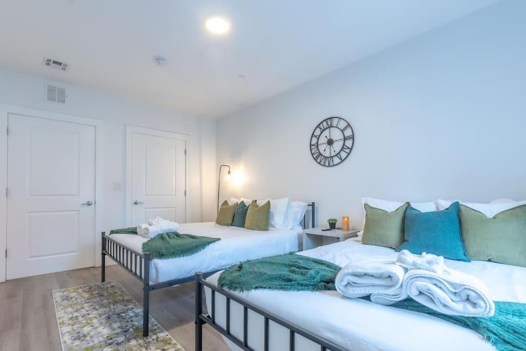 2 Bedroom 2 Bath Suite, Near American Dream And The Airport, Free Parking, King Bed And 2 Queen Beds, Washer And Dryer Orange Εξωτερικό φωτογραφία