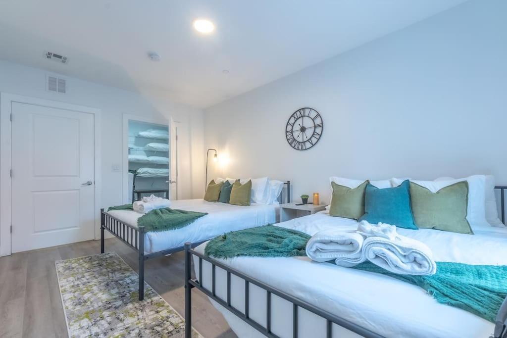 2 Bedroom 2 Bath Suite, Near American Dream And The Airport, Free Parking, King Bed And 2 Queen Beds, Washer And Dryer Orange Εξωτερικό φωτογραφία